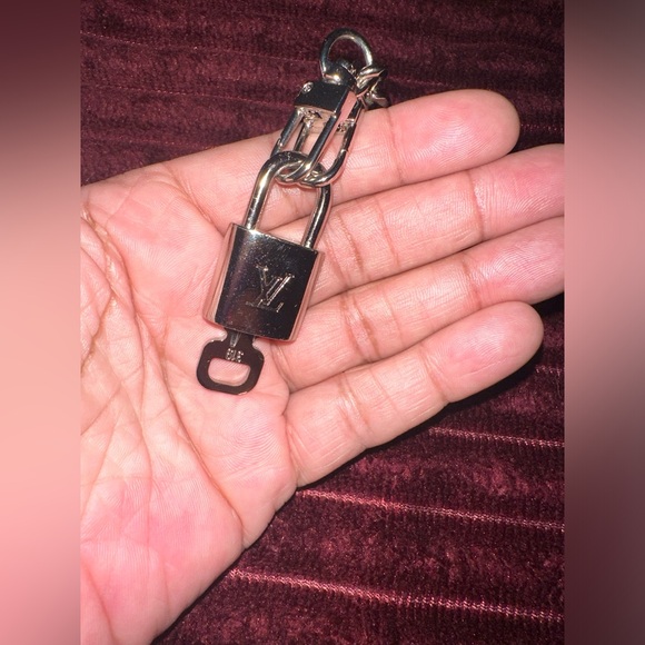 Louis Vuitton Silver Lock & Key - Picture 4 of 9